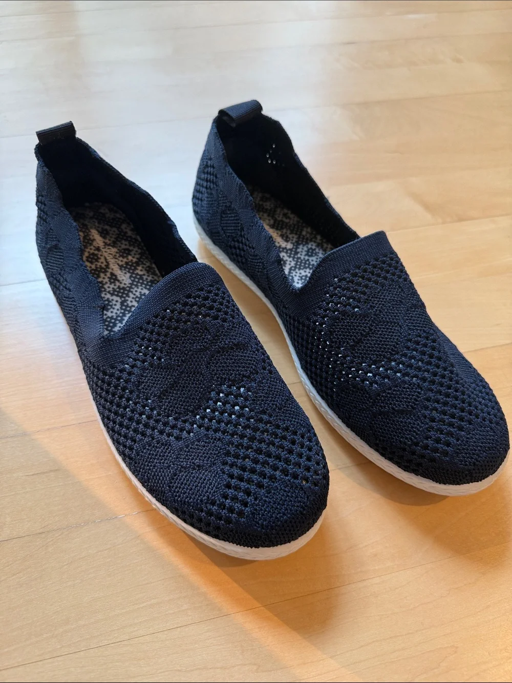 Tommy Bahama Women's Black Knit Slip-On Casual Shoes - Brand New